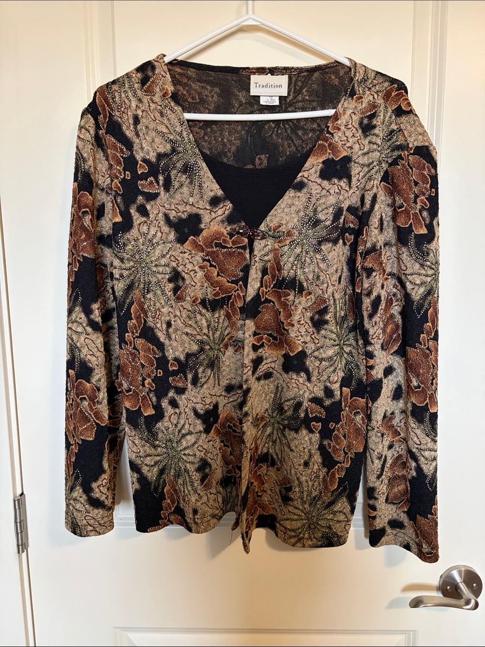Tradition Floral Velvet-Texture V-Neck Long Sleeve Top - Black & Brown